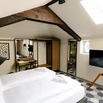 Seven Town House Boutique Hotel