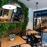 Seven Town House Boutique Hotel